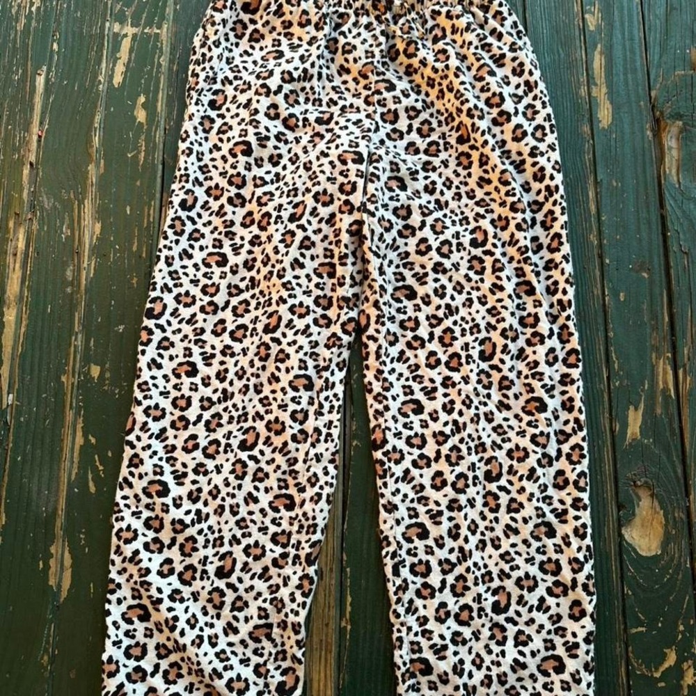 Liz Claiborne leopard print lounge pants Size M